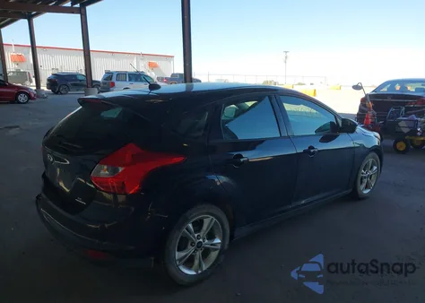 2014 Ford Focus Se z USA, uszkodzony, nr VIN 1FADP3K25EL312937